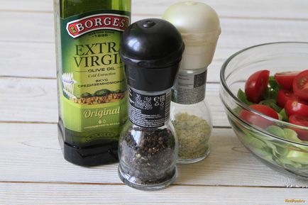 Салат з куркою і шпинатом рецепт з фото