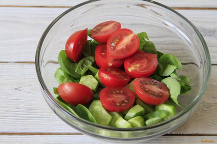 Saláta csirkével és spenóttal recept fényképpel (spenót) Saláta csirkével és spenóttal recept egy fotó
