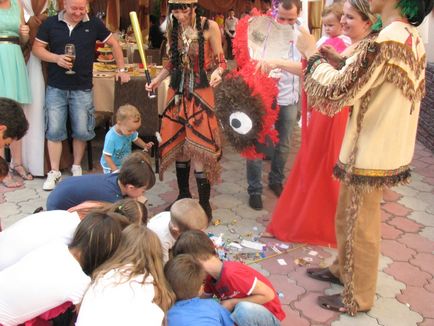 Cel mai neobișnuit cadou - facem o piñata! Casa de blog și familia - petrecerea timpului liber în familie - bloguri pandaland