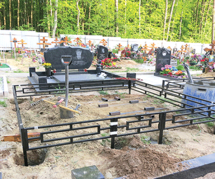 Asamblarea și instalarea unui gard, masă, magazin într-un cimitir - realizarea de garduri într-un cimitir, preț de la 500