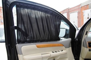 Штраф за шторки на вікна авто в 2017 році можна вішати на бічні стекла