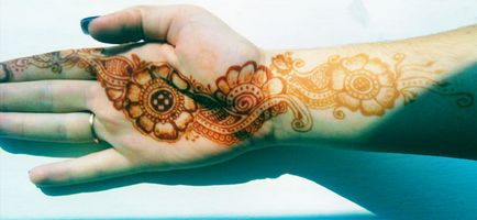 Cât de multe tatuaje de henna sunt 5 factori care afectează viața mehendi - magazin online henna - henna pentru