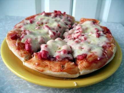 Hogyan és milyen hőmérsékleten kell főzni egy pizza, vestapitstsa