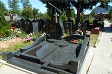 Tabelul în cimitir - de la frecare