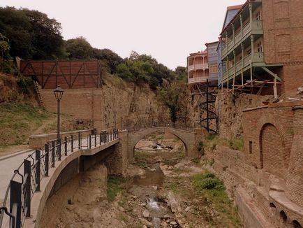 Baze de sulf din Tbilisi, odihnă în Georgia