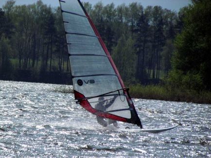 Tehnici de windsurfing - principiile de gestionare a bordului de navigație