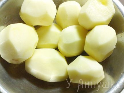 În caserola de cartofi cu brânză de Anushka