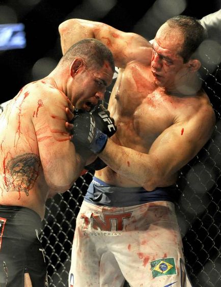 UFC Velasquez vs Dos Santos: 3 - véres rémálom, honlap Kotovskogo