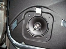 Telepítés 17 cm hangszóró az első ajtókban, kézi Chevrolet Niva (Chevrolet Niva) 1. generációs