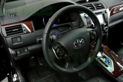 Behelyezése, kicserélése a kormányt a Toyota Camry v50
