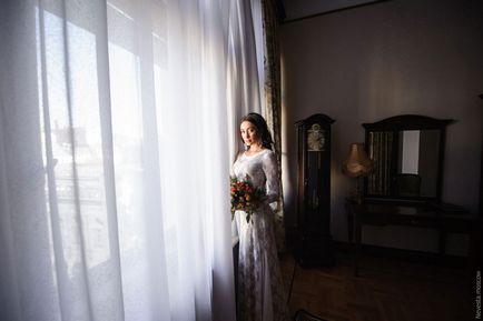 Reggel a menyasszony a szállodában · w