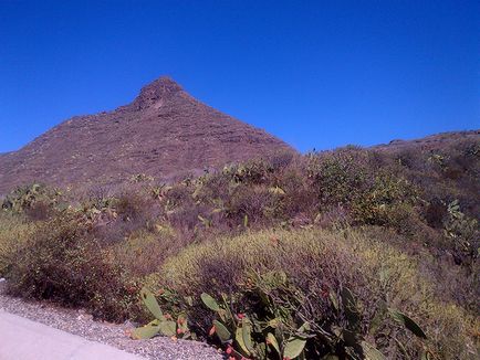 Vulcan Teide sau principalul parc național de pe tenerife, spre vulcan