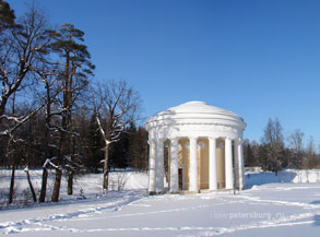 Templul Prieteniei în Parcul Pavlovsky, atracțiile din Sankt Petersburg