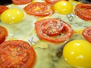 Ouă amestecate cu roșii - rețetă delicioasă de casă pas cu pas cu fotografie