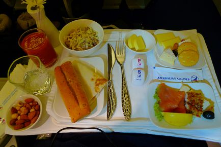 Січень 2016 їжа в літаку або чим годують авіакомпанії