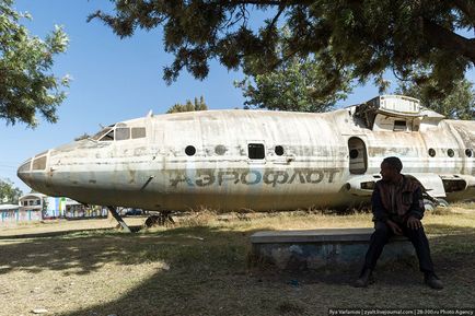 Mirosul unui avion vechi -