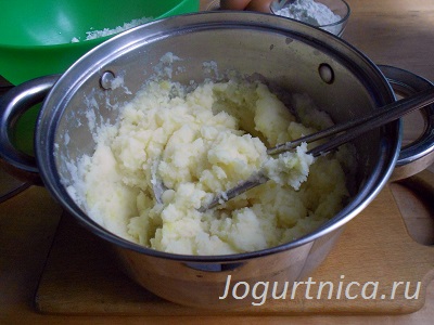 Caserola din piure de cartofi cu brânză de vaci în cuptor