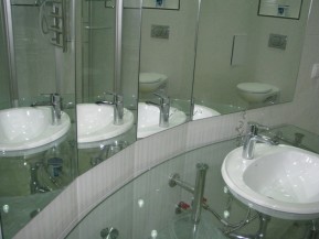 Panouri oglinzi pentru soiuri și dimensiuni de perete