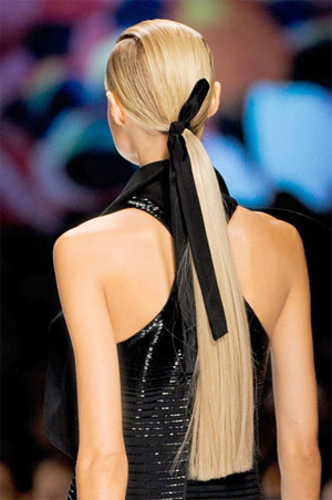 Жіночі хитрощі наймодніші зачіски зі стрічками (фото)