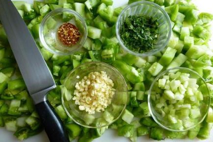 Аджика з зелених помідорів - рецепти приготування