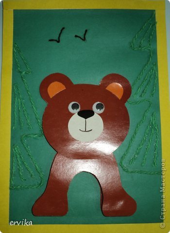 Aplicarea unui urs în grupul mai vechi de teddy și model de mâini proprii