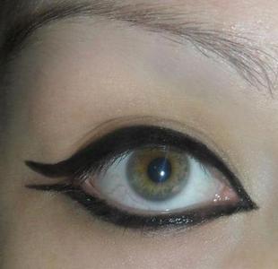 Blog de sfaturi utile Make-up de Anul Nou cu cristale