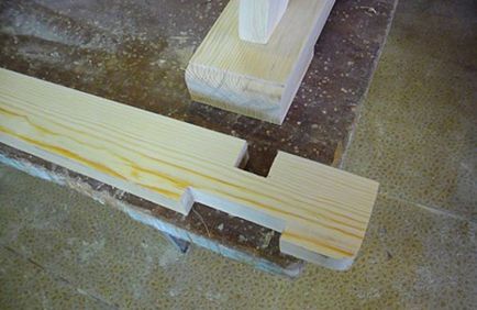 O masă mare de masă făcută din lemn masiv în stilul original - cum să vă faceți propriile mâini