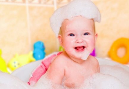 Care este diferența dintre un șampon pentru sugari și un șampon pentru adulți?