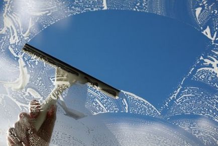 Чим і як миють автомашини