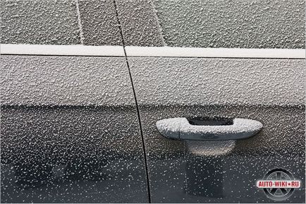 Decât să procesăm ușile mașinilor în timpul iernii - cum să prevenim înghețarea ușilor