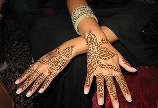 De ce aveți nevoie de un începător pentru a picta cu henna?