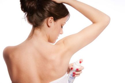 Ce să alegi un deodorant sau un antiperspirant