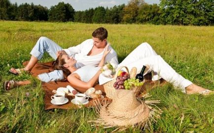 Ce sa iei un picnic romantic (romantic) Ce să luați pe un picnic romantic