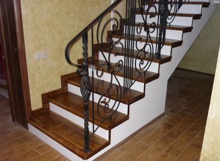Fa lépcső egy-egy konkrét lépcsőház szerelhető