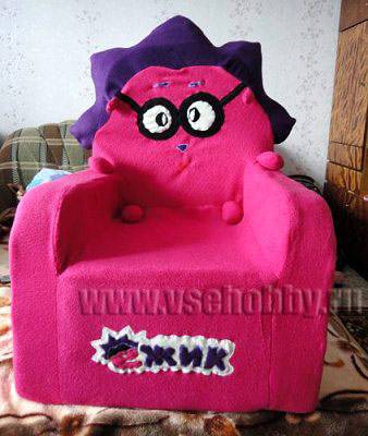 Scaunul pentru copii smesharik deține o clasă de master cu un model gratuit