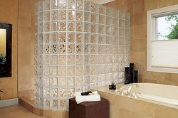 Cabină de duș din blocuri de sticlă
