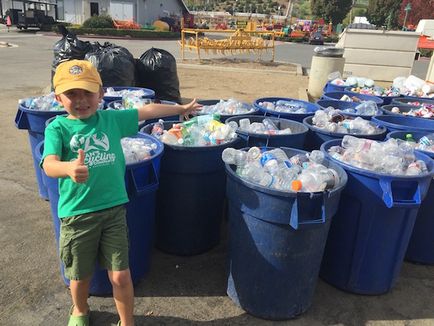 În calitate de băiat de 7 ani, a fondat o companie de reciclare a gunoiului pentru a câștiga bani pentru a studia