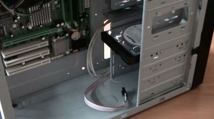 Cum se conectează un hard disk la un computer