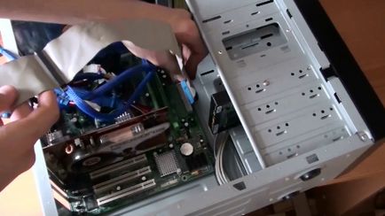 Cum se conectează un hard disk la un computer