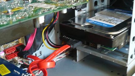 Cum se conectează un hard disk la un computer