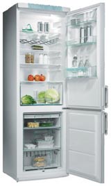 Cum să dezghetați în mod corespunzător congelatorul din frigider