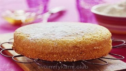 Hogyan kell főzni a manna tejfölt a sütőben a klasszikus körökre recept fényképpel (sütő mixer Hozzávalók búzadara) Hogyan kell főzni a manna tejfölt a sütőben a klasszikus körökre recept egy fotó