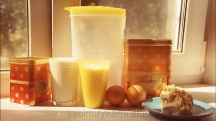 Hogyan kell főzni a manna tejfölt a sütőben a klasszikus körökre recept fényképpel (sütő) Hogyan kell főzni a manna tejfölt a sütőben a klasszikus körökre recept egy fotó
