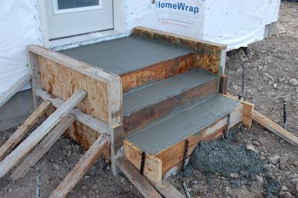 Як зробити сходи для ганку з бетону на дачі своїми руками