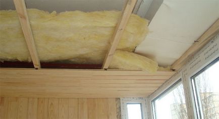 Как да се направи изолация на тавана на балкона с ръцете си - инструкция, фото видео примери