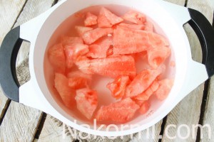 Főzni görögdinnye kompót recept fényképpel (vélemény)