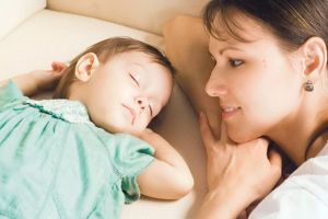 Hogyan tegye babát aludni nélkül hisztéria és könnyek - ortodox anya