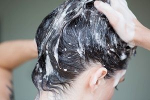 Як зафарбувати сивину - шампунь для сивого волосся