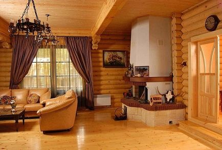 Kandalló egy fából készült ház