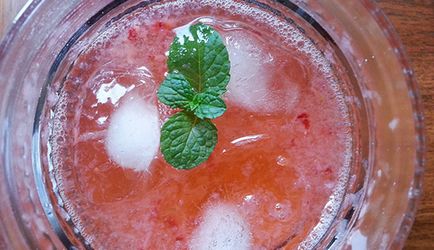 Cocktail de căpșuni cu kefir pentru pierderea în greutate